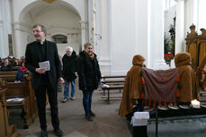 Aussendung der Sternsinger im Hohen Dom zu Fulda (Foto: Karl-Franz Thiede)